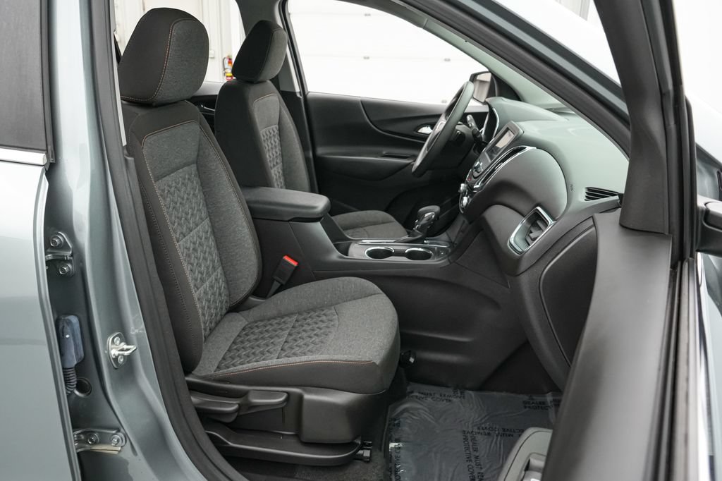 Used 2024 Chevrolet Equinox LT FWD image 20
