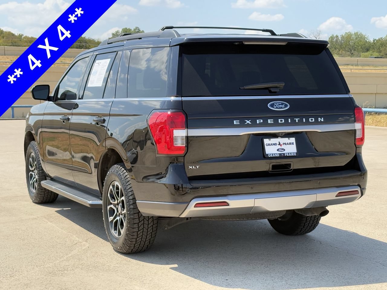 Certified 2023 Ford Expedition XLT AWD/4WD image 7