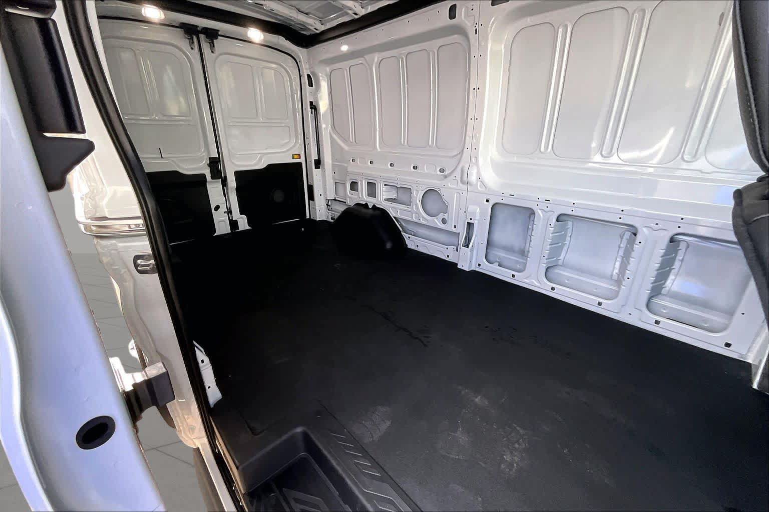 Certified 2025 Ford Transit 250 148 Medium Roof Extended AWD image 20