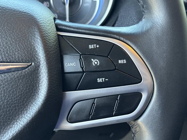 Used 2022 Chrysler 300 Touring w/ Sport Appearance Package RWD image 10