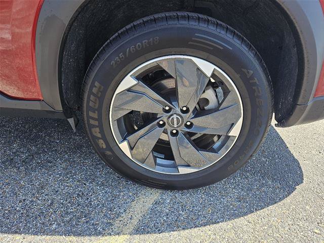 Used 2025 Nissan Rogue SV AWD/4WD image 15