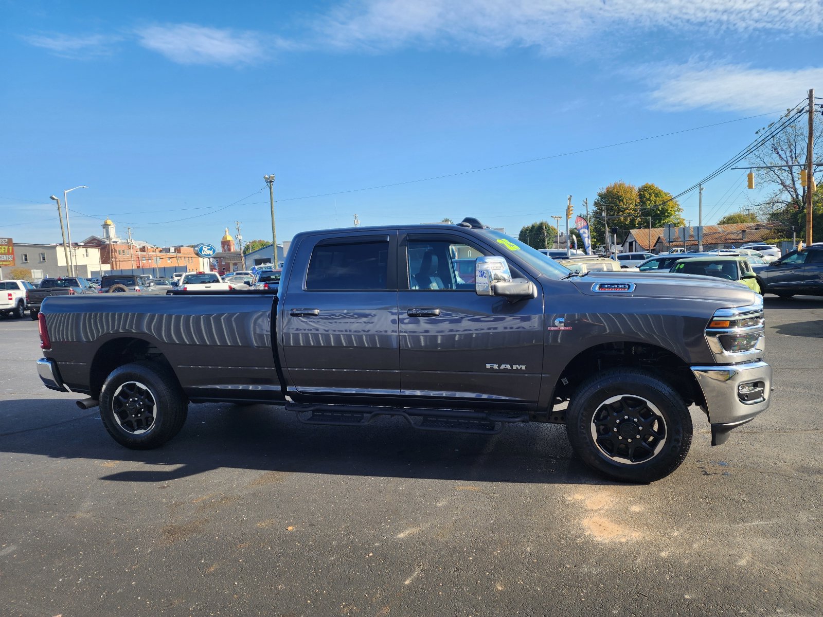 Used 2025 RAM 3500 Laramie AWD/4WD image 6