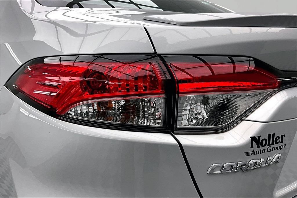Used 2025 Toyota Corolla SE FWD image 30