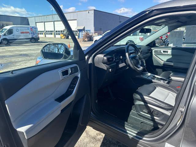 Certified 2023 Ford Explorer XLT w/ Equipment Group 202A image 7