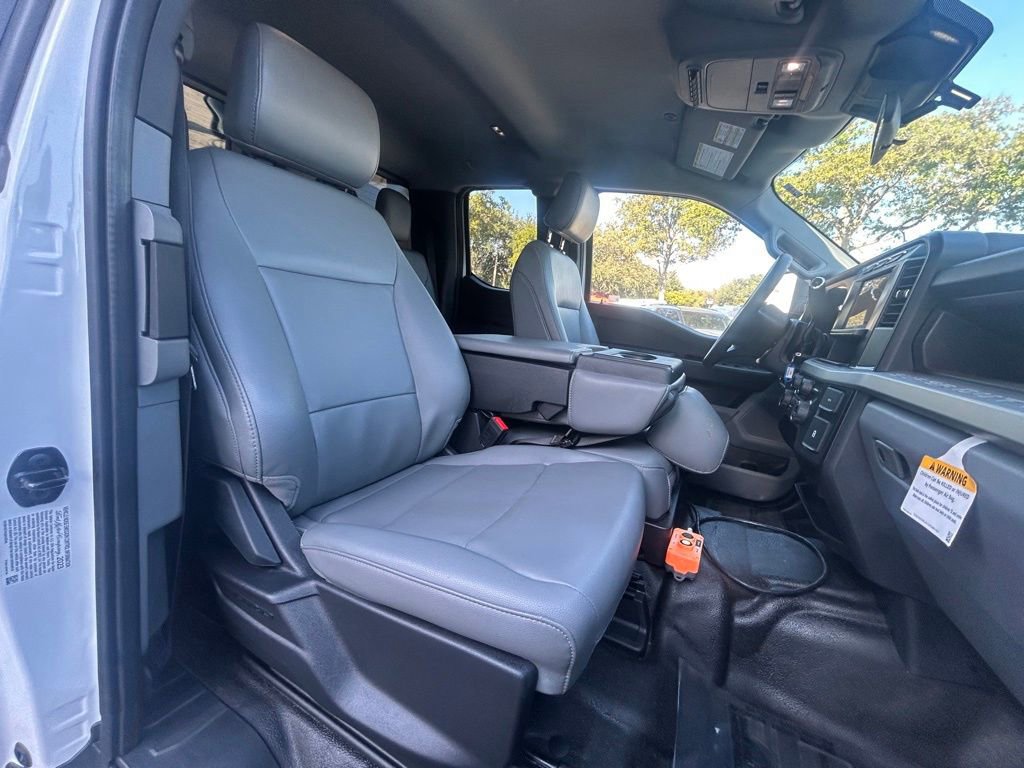 Certified 2023 Ford F550 XL w/ XL Chrome Package image 24