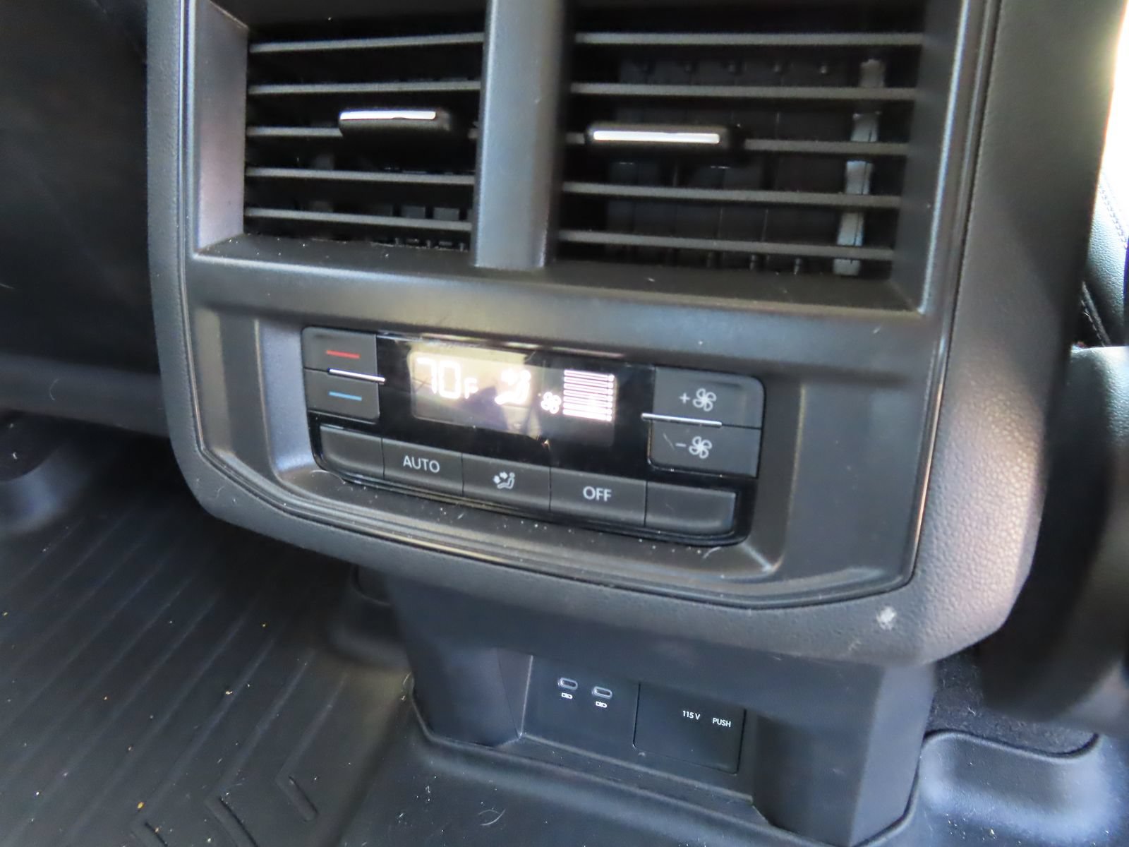 Used 2022 Volkswagen Atlas SE AWD/4WD image 37