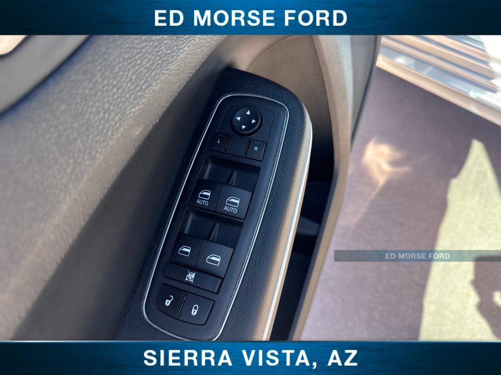 Used 2023 Chrysler 300 S w/ Comfort Group RWD image 13