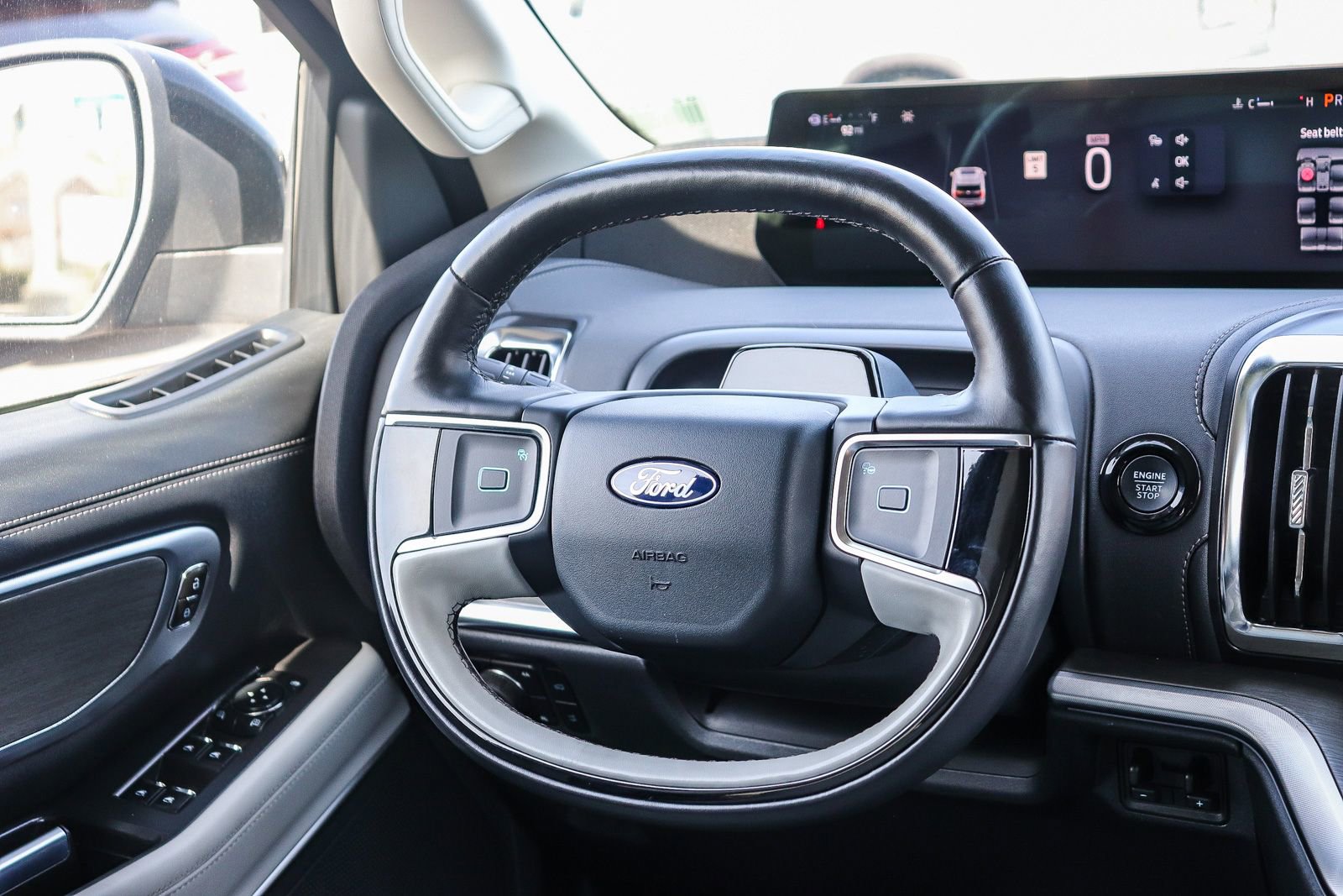 Certified 2025 Ford Expedition Max Platinum w/ Driver's Package AWD/4WD image 15