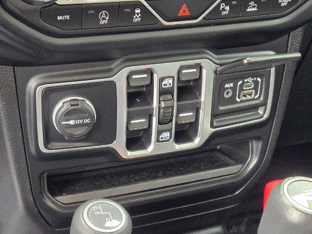 Used 2021 Jeep Gladiator Overland w/ Popular Equipment Package AWD/4WD image 28
