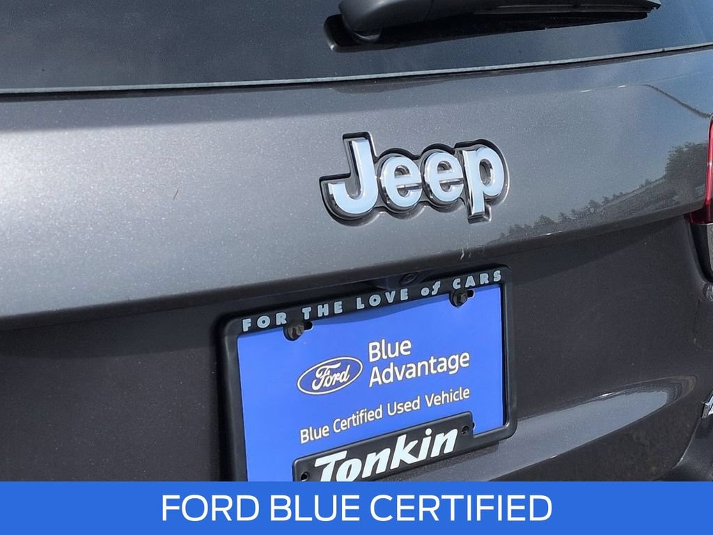 Used 2021 Jeep Grand Cherokee Laredo AWD/4WD image 26
