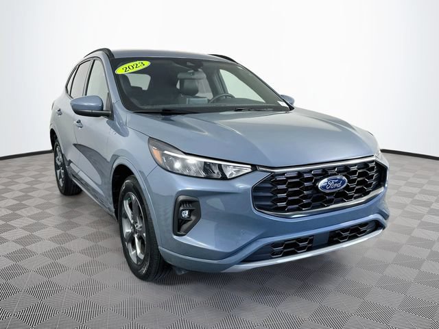 Certified 2023 Ford Escape ST-Line Select AWD/4WD image 4