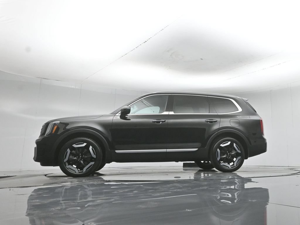 Used 2024 Kia Telluride S FWD image 57