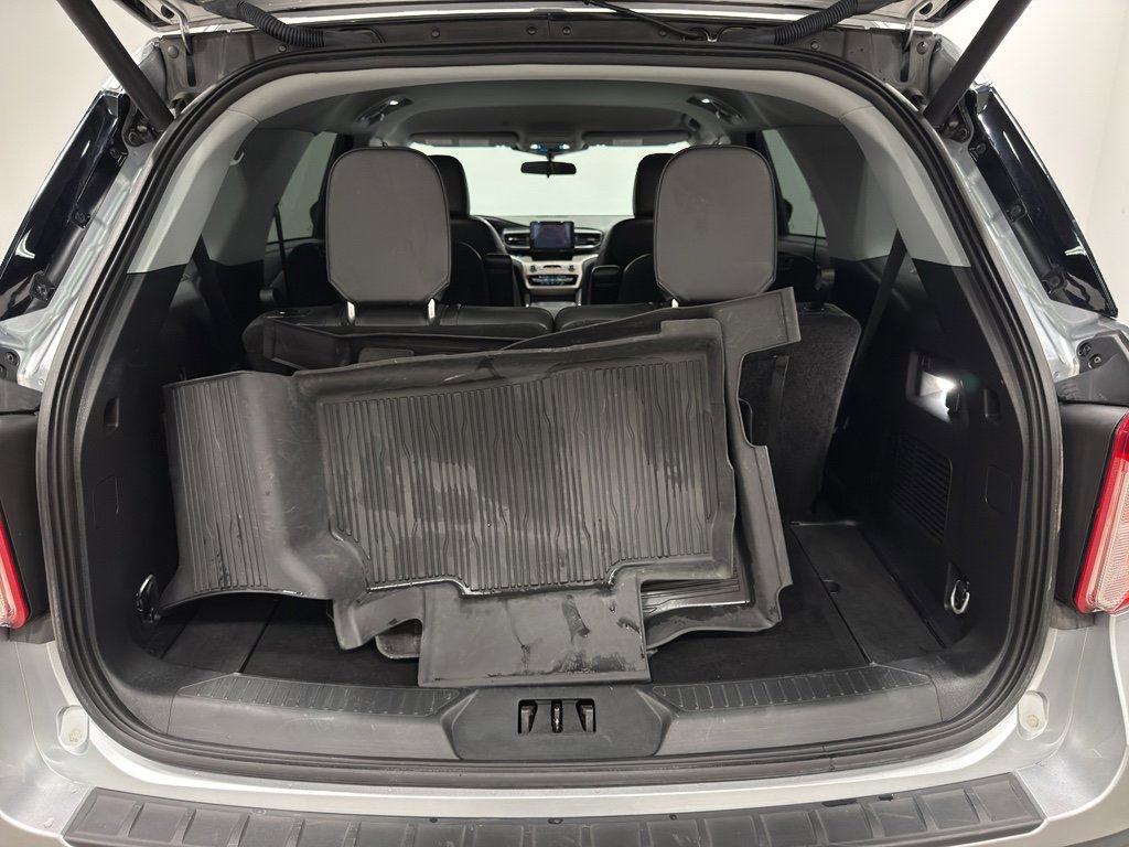 Certified 2023 Ford Explorer XLT w/ Equipment Group 202A image 30