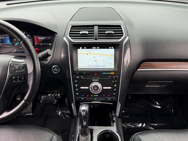 Certified 2017 Ford Explorer Limited AWD/4WD image 3
