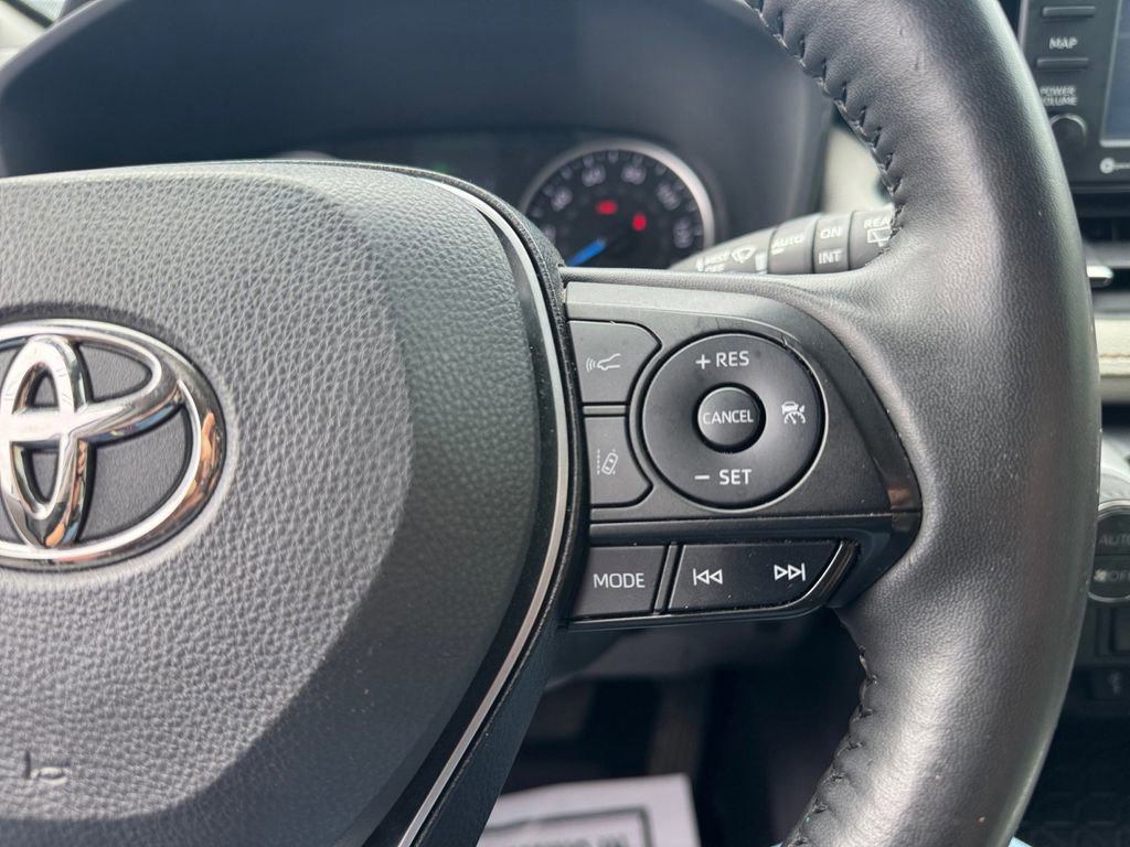 Used 2022 Toyota RAV4 XLE Premium AWD/4WD image 35