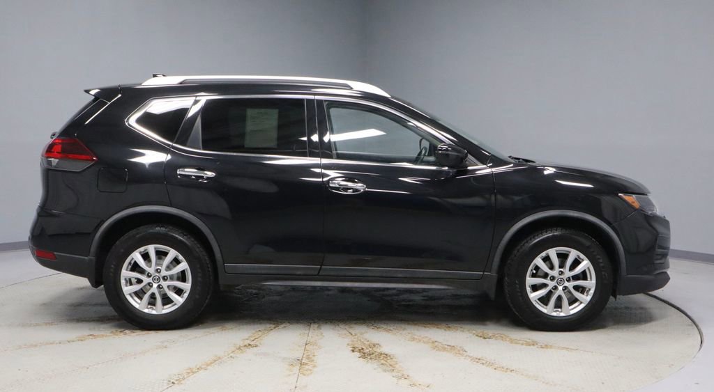 Used 2019 Nissan Rogue SV image 6