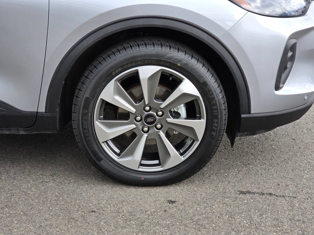 Certified 2024 Ford Escape Platinum AWD/4WD image 10
