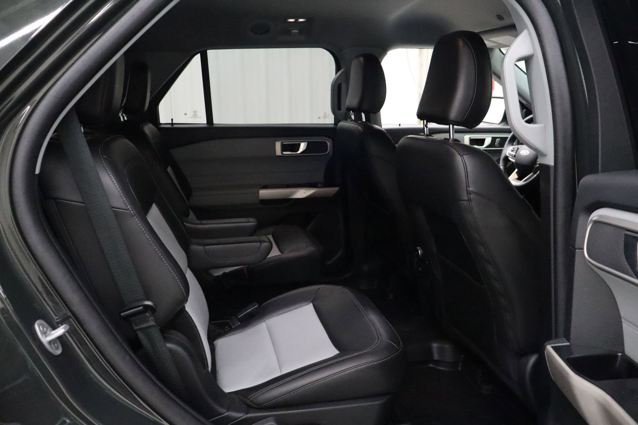 Certified 2023 Ford Explorer XLT w/ Equipment Group 202A RWD image 37