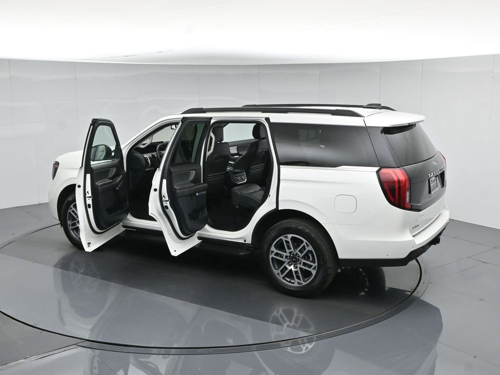 Certified 2025 Ford Expedition Active AWD/4WD image 49