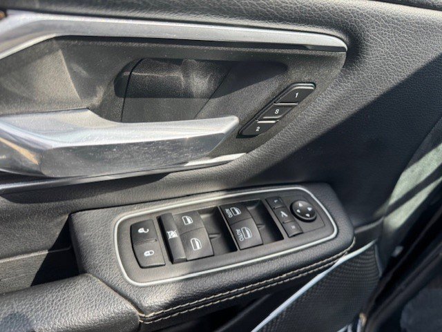 Used 2022 RAM 1500 Laramie AWD/4WD image 11