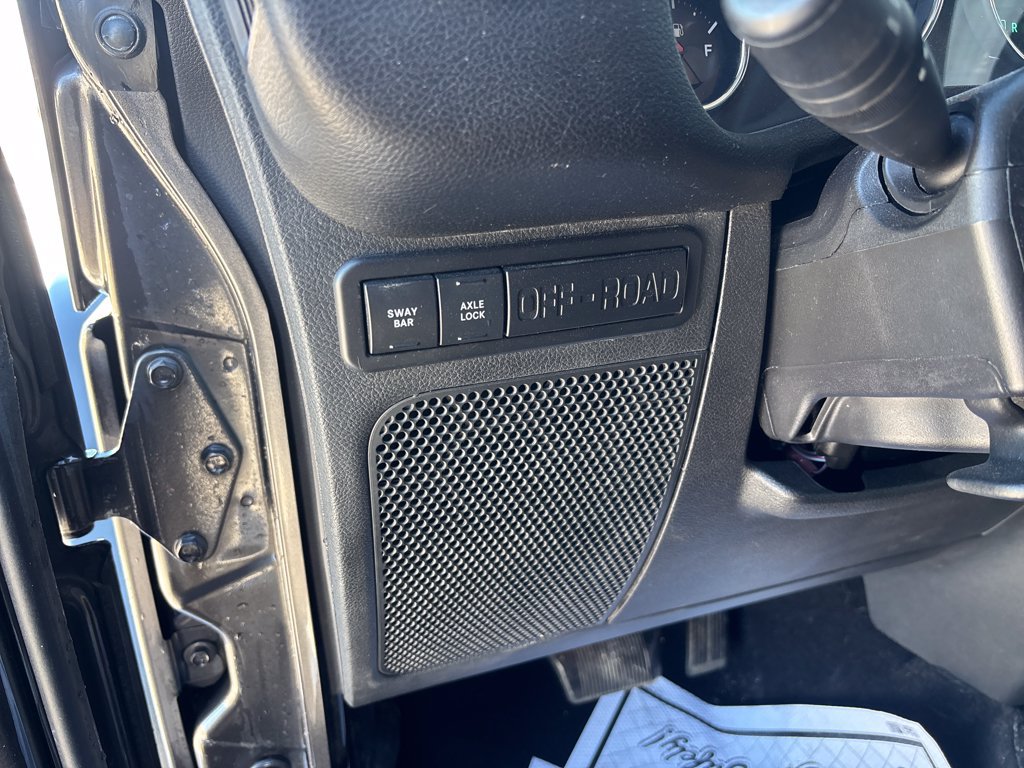 Used 2017 Jeep Wrangler Unlimited Rubicon w/ Max Tow Package AWD/4WD image 16