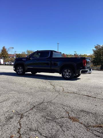 Used 2023 GMC Sierra 1500 SLE w/ X31 Off-Road Package AWD/4WD image 3