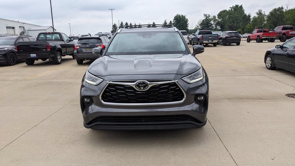 Used 2023 Toyota Highlander Limited AWD/4WD image 8