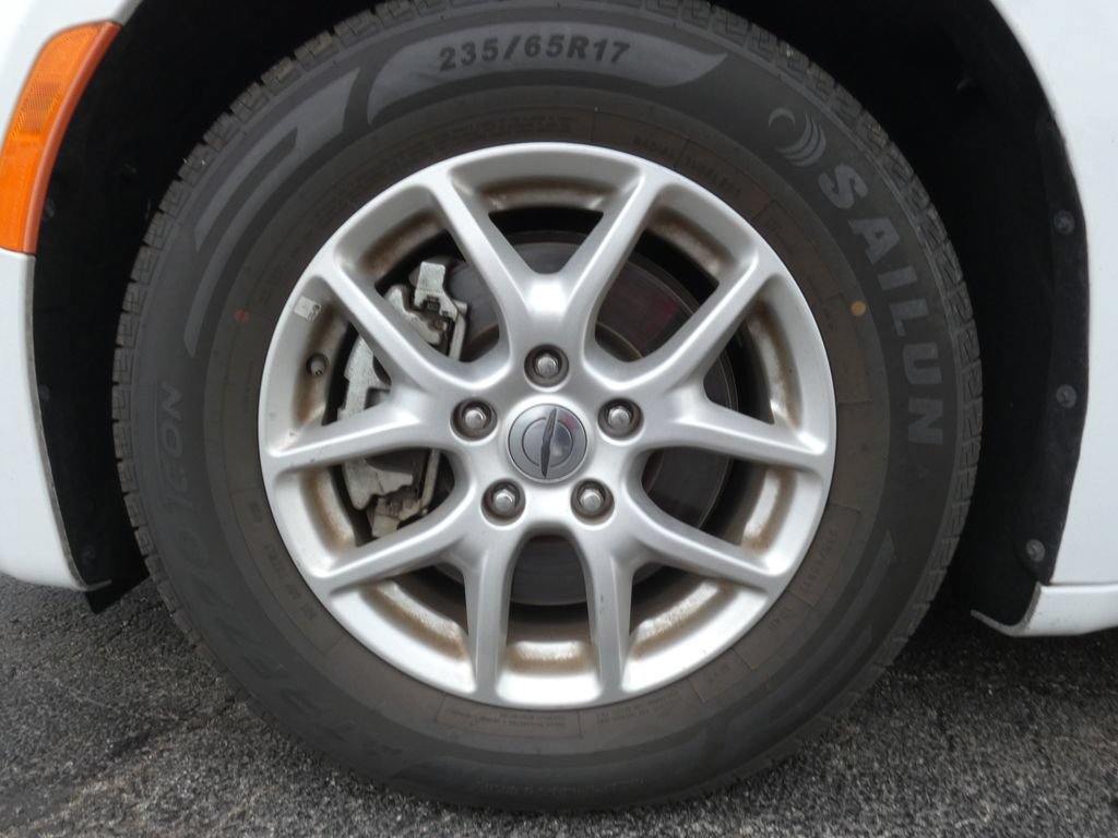 Used 2023 Chrysler Voyager LX FWD image 38