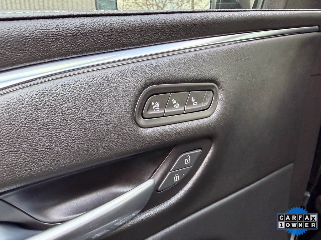 Used 2021 Cadillac Escalade Premium Luxury image 16