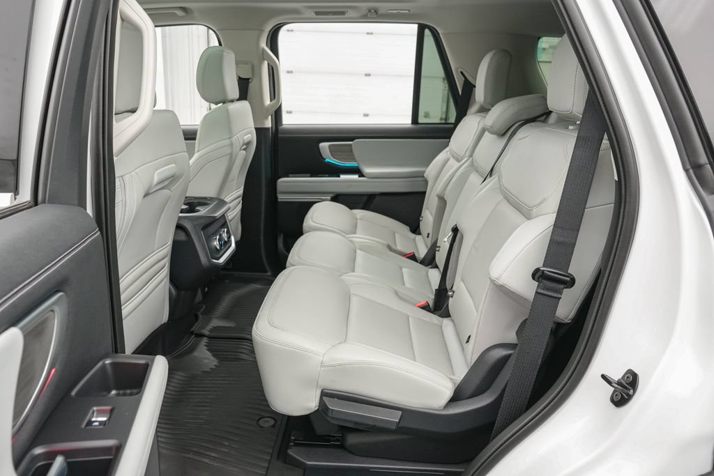 Certified 2025 Ford Expedition Platinum AWD/4WD image 22