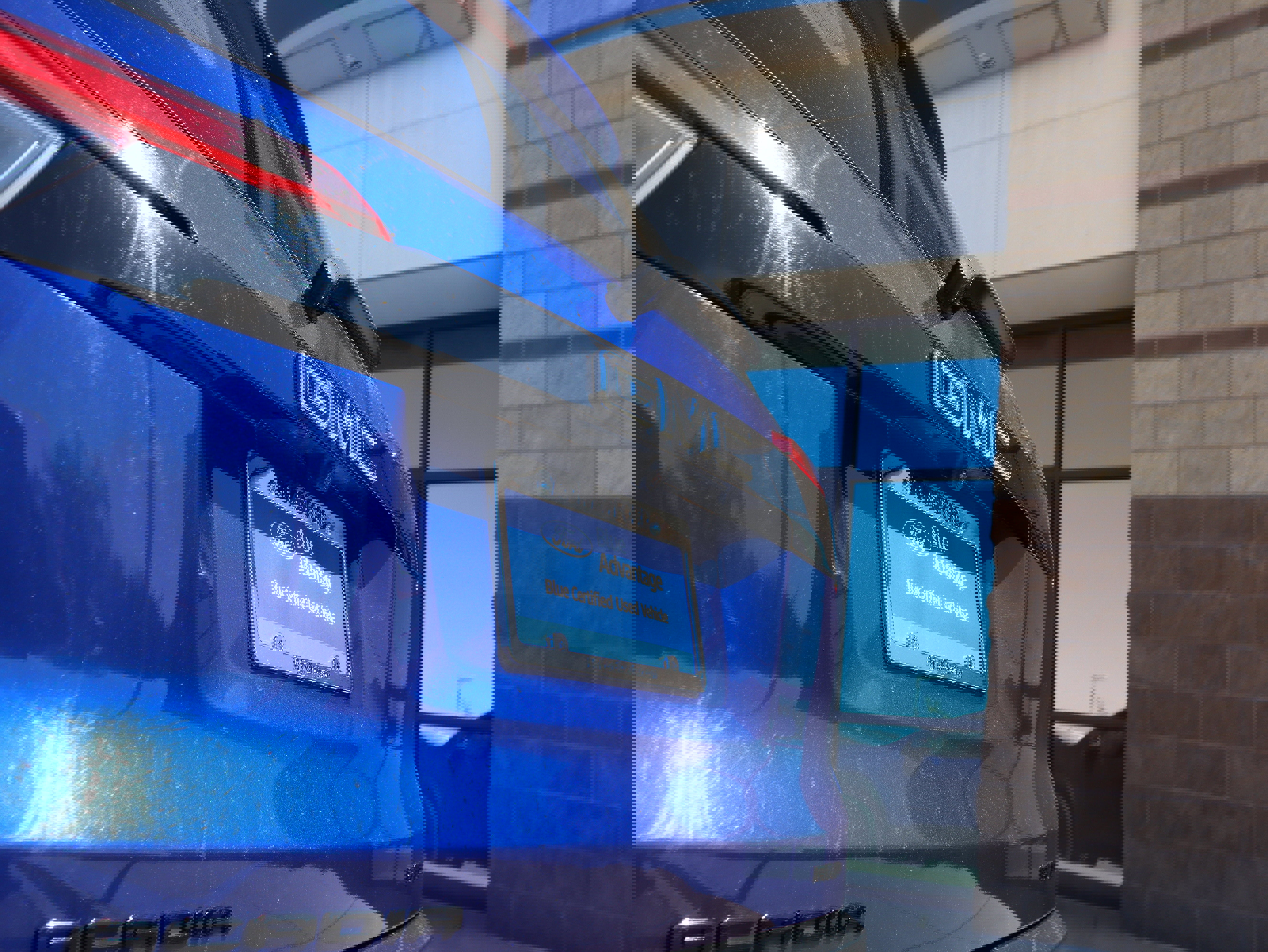 Used 2023 GMC Acadia SLE w/ Driver Convenience Package image 19