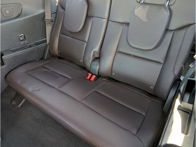 Certified 2025 Ford Explorer Platinum RWD image 10