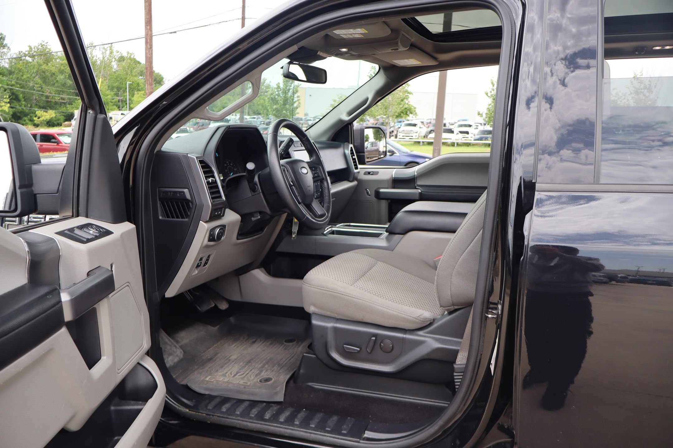 Certified 2020 Ford F150 XLT w/ Equipment Group 302A Luxury AWD/4WD image 25