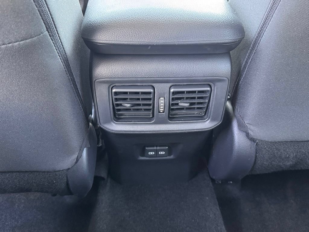 Used 2025 Toyota RAV4 XLE FWD image 28