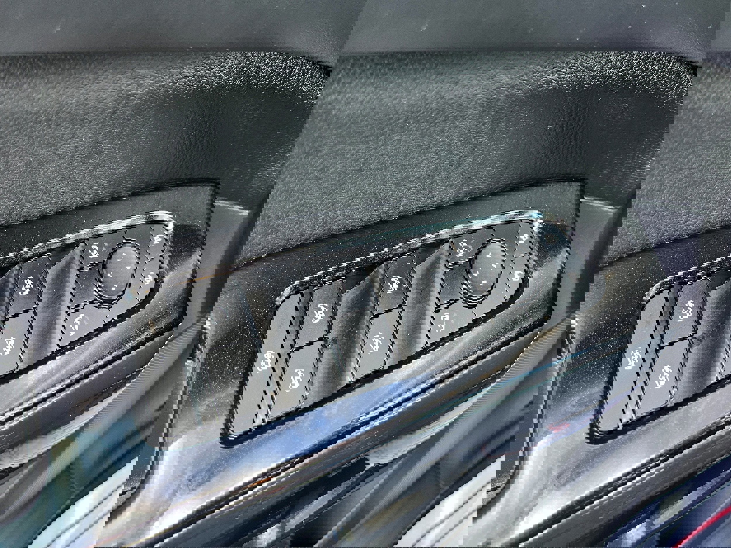 Used 2022 Nissan Pathfinder SV image 25