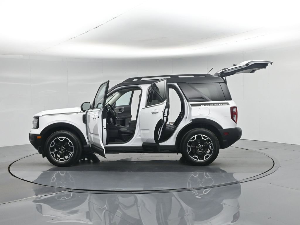 Certified 2025 Ford Bronco Sport Outer Banks w/ Outer Banks Tech Package+ AWD/4WD image 38