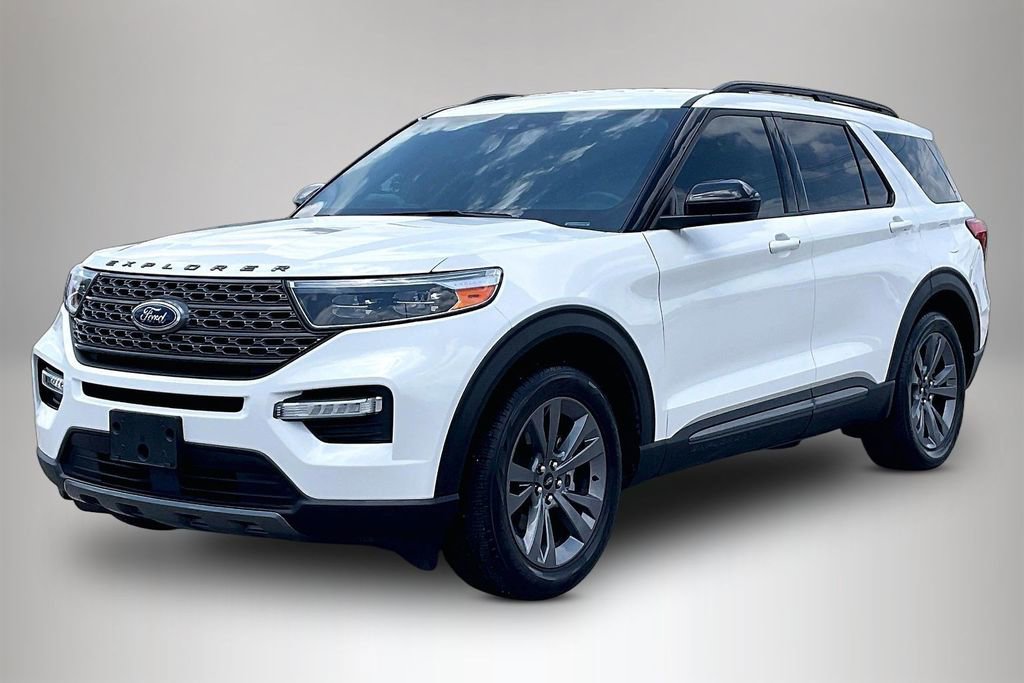 Certified 2023 Ford Explorer XLT w/ Equipment Group 202A RWD image 2