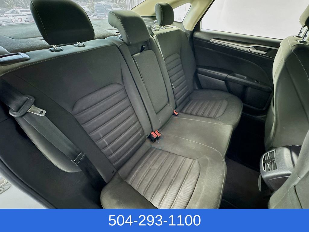 Certified 2018 Ford Fusion SE w/ Fusion SE Technology Package FWD image 26