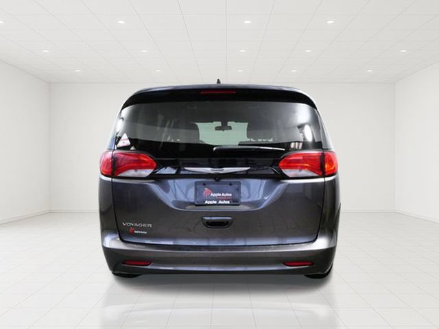 Used 2022 Chrysler Voyager LX FWD image 5