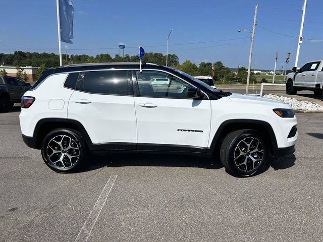 Used 2026 Jeep Compass Limited AWD/4WD image 2