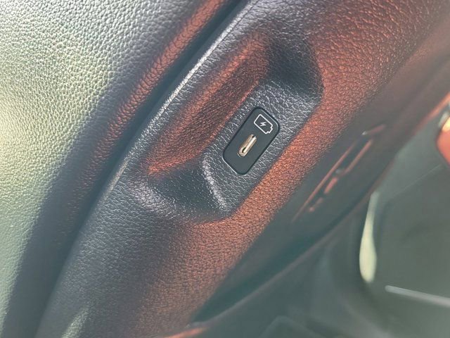 Used 2025 Kia Sportage SX image 17