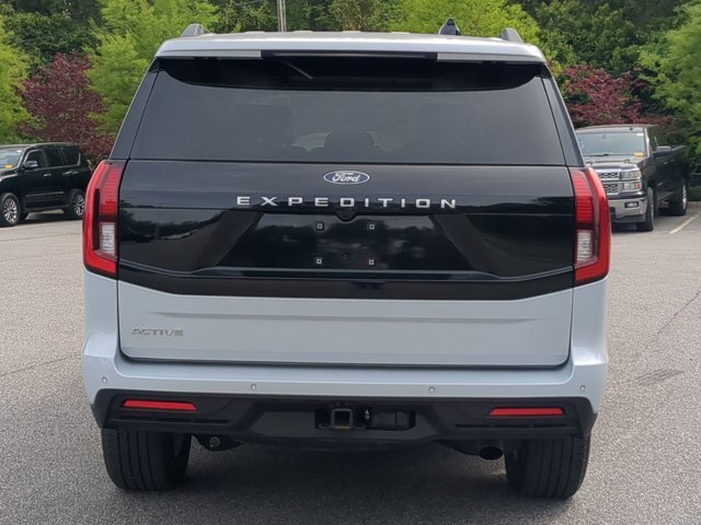 Certified 2025 Ford Expedition Active RWD image 5