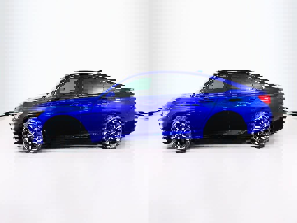 Used 2019 Honda Accord Sport image 2