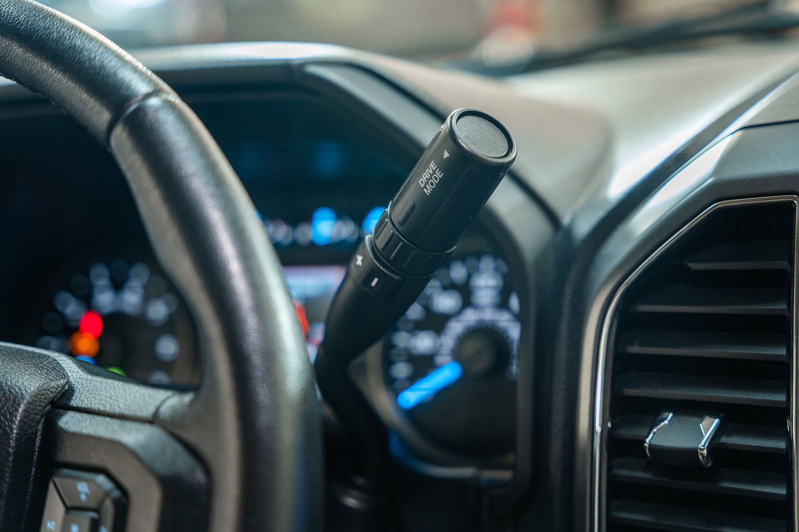 Certified 2020 Ford F150 XLT w/ Equipment Group 302A Luxury image 30