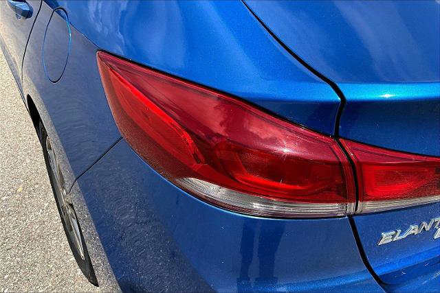 Used 2017 Hyundai Elantra SE image 23