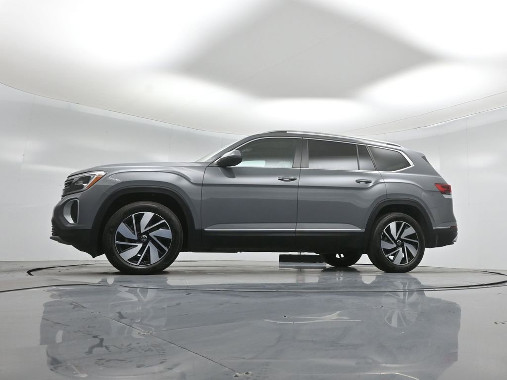 Used 2025 Volkswagen Atlas SEL image 53