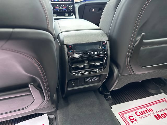 Used 2025 Jeep Grand Cherokee L Summit AWD/4WD image 9