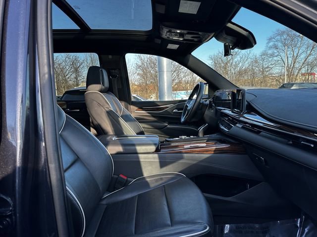 Used 2022 Cadillac Escalade Premium Luxury image 35