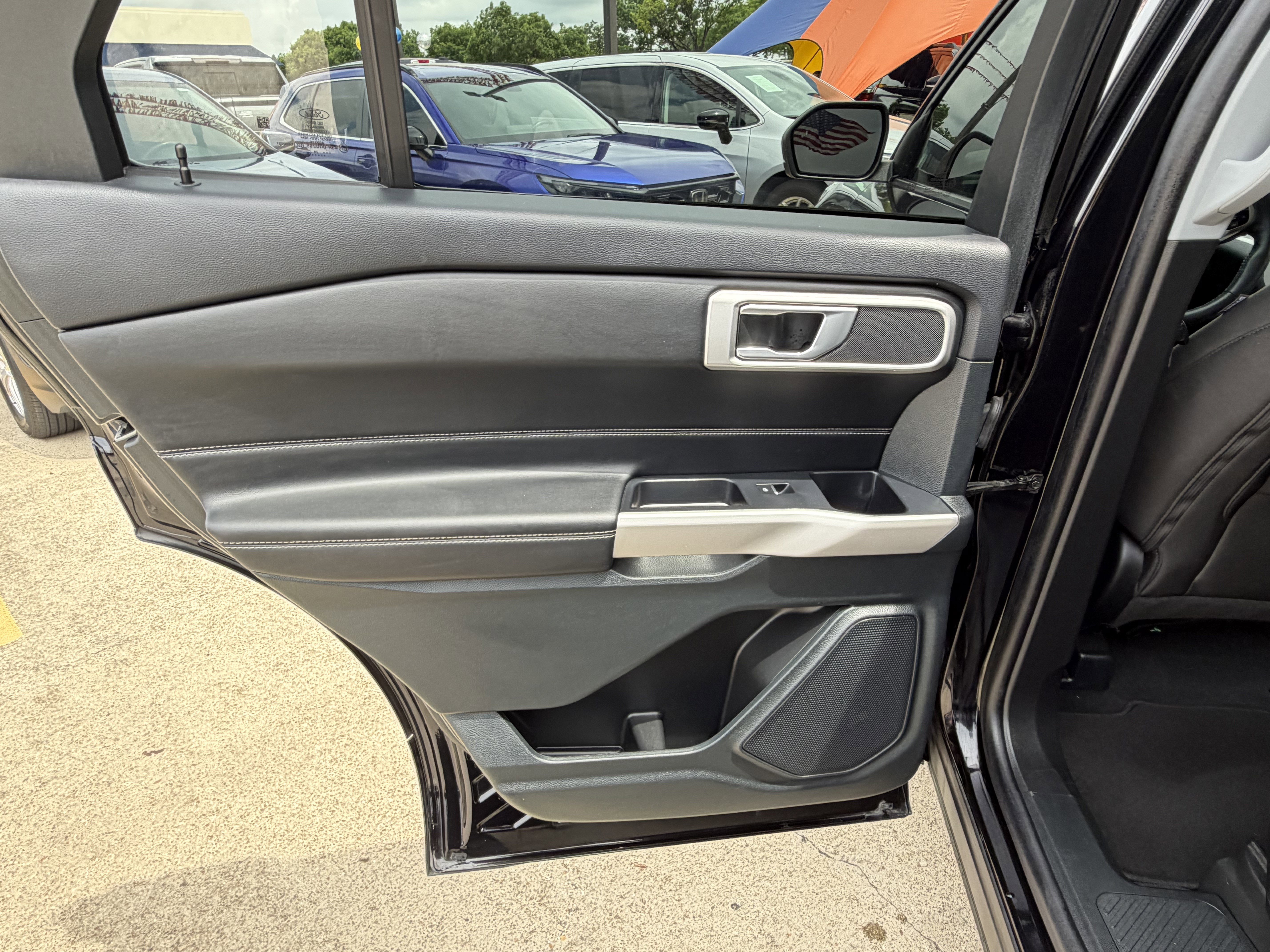 Certified 2024 Ford Explorer XLT RWD image 15