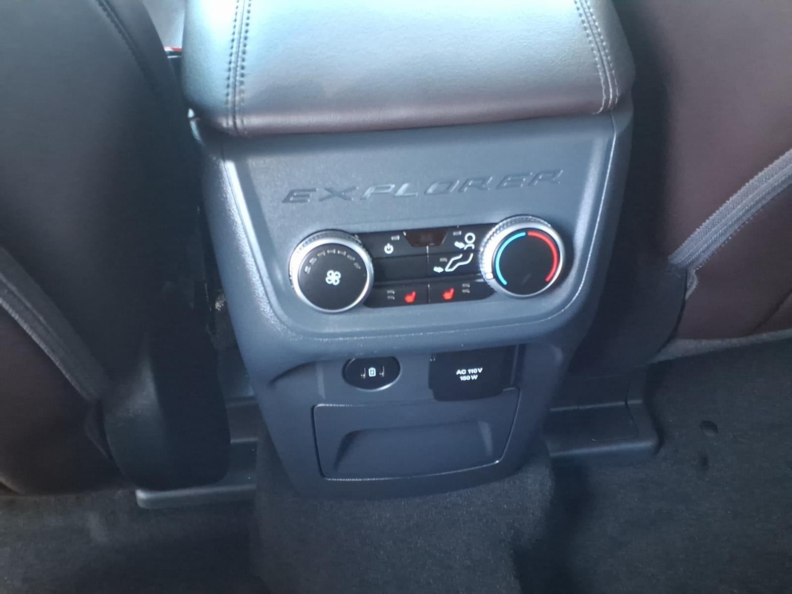Certified 2025 Ford Explorer Platinum RWD image 19